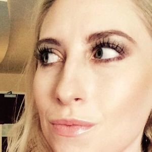 Meet your Posher, Elena